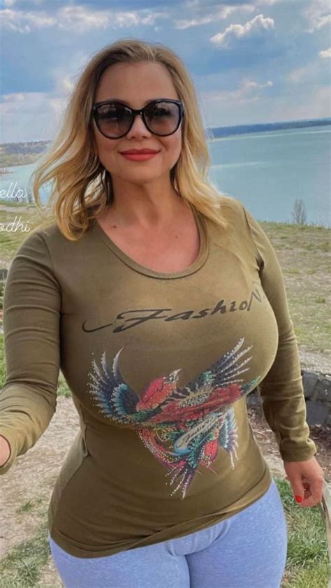 busty milf|'busty.